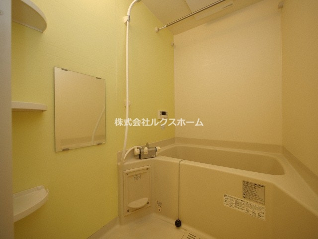 フジパレス摂津正雀ノースの浴室|コンパクトで使いやすいお風呂です