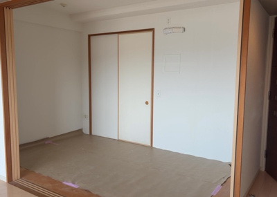 【寝室】 | レクセルガーデン相模原 | 寝室でゆっくりと過ごすためにはベッド周りの適度な空間を担保することや窓の位置、照明の明るさ、寝室の広さなどを考える必要があります。自身や家族の構成とライフスタイルに併せて寝室にする部屋を選びましょう！