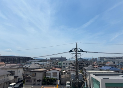 【展望】 | レクセルガーデン相模原 | 眺望の良さを楽しめるダイニングキッチンで家族団らんの時間を過ごしてはいかがでしょうか。バルコニーから見える景色を家族で眺める時間は、時間が経つのを忘れてしまいそうですね。是非、現地を見に行きましょう！