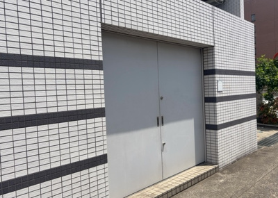 【設備】 | レクセルガーデン相模原 | 共有部分は、住民なら誰もが使える設備のこと。例えば駐車場やエレベーター、インターネット設備、セキュリティ設備などがあります。他にも、マンションの廊下・外部階段やエントランス・ゴミ置き場などがあります。