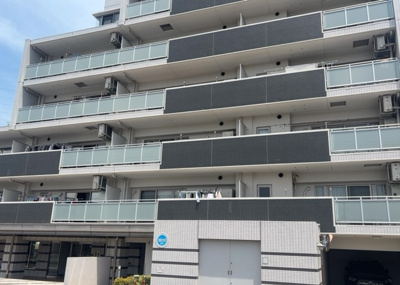 【構造・工法・仕様】 | レクセルガーデン相模原 | ＲＣ造、Reinforced Concreteは直訳すると補強されたコンクリートです。主に柱や梁・床・壁が鉄筋とコンクリートで構成おり、鉄筋を組んだ型枠にコンクリートを流し込んで固めたものを指します。