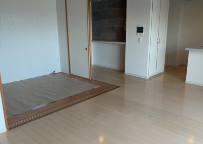 【居間・リビング】 | レクセルガーデン相模原 | 直線タイプはLとDKを一直線に並べた形で対面キッチンのタイプです。一般的なのでよく見かけるかもしれません。直線タイプに似た直接アイランドタイプは、キッチンとダイニングの間に壁がない分広く感じられます。