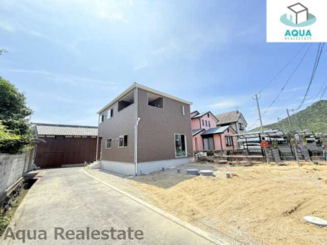 坂出市川津町の新築一戸建の前面道路含む現地写真|前面道路含む現地写真です