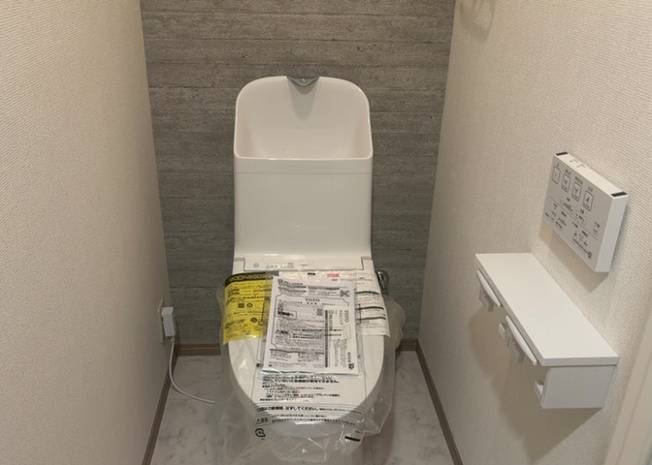 【トイレ】 | モア・ステージ相模原・富士見 | トイレは大きさや形、機能、抗菌性などが異なる多種多彩なタイプが各メーカーから出ています。それぞれに良さがあるため、事前にどういったタイプのトイレがいいのかをご家庭内で決めて、内見に行くといいでしょう。