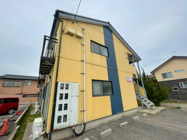  山形県酒田市　一棟アパート　