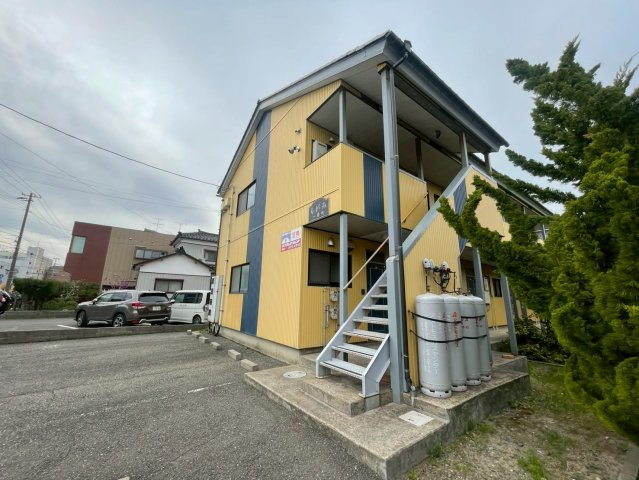  山形県酒田市　一棟アパート　の間取り