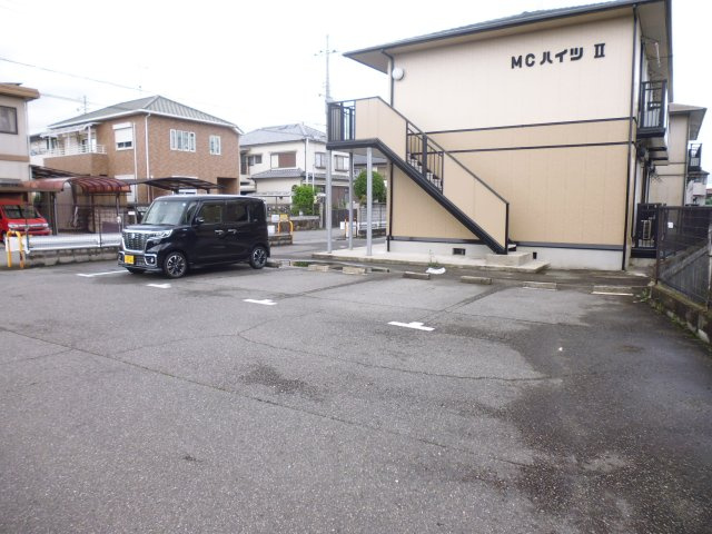 MCハイツ2の駐車場