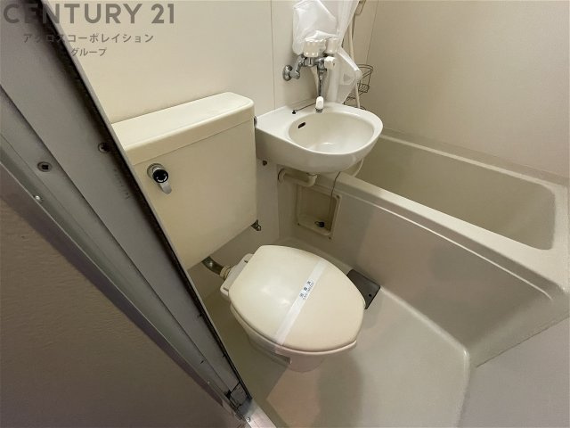 浴室内にトイレがあります☆