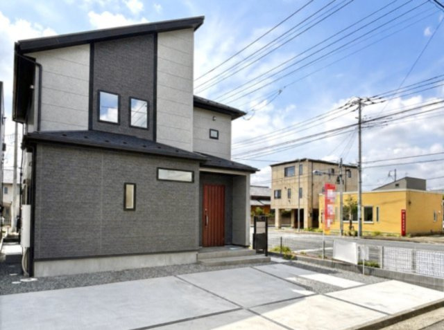 【新築戸建】前橋市六供町1丁目の外観|■外観|シンプルで洗練されたデザインは住まう人の色に染まり、個性を映し出します♪本日見学可能(*＾＾*)