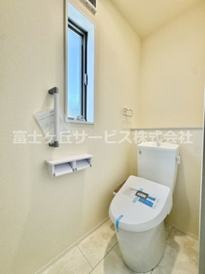 【トイレ】 | 豊橋市高師町 59-2期 新築一戸建て 1号棟 | シンプルで使いやすいトイレです