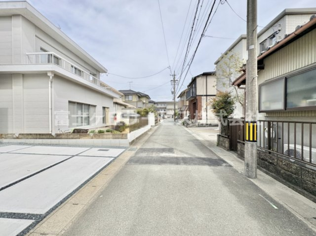 【前面道路含む現地写真】 | 豊橋市高師町 59-2期 新築一戸建て 1号棟 | 前面道路含む現地写真です