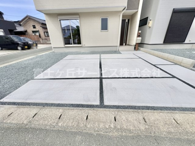 【駐車場】 | 豊橋市高師町 59-2期 新築一戸建て 1号棟 | 駐車場があります