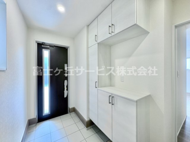 【玄関】 | 豊橋市高師町 59-2期 新築一戸建て 1号棟 | ゆったりとした玄関です