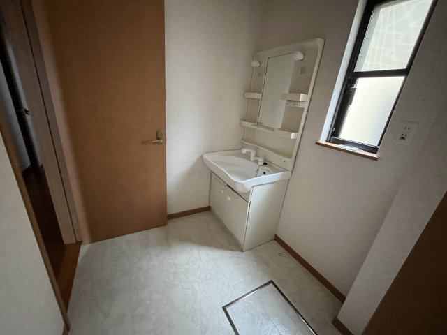 明石市大久保町西島　戸建の洗面所