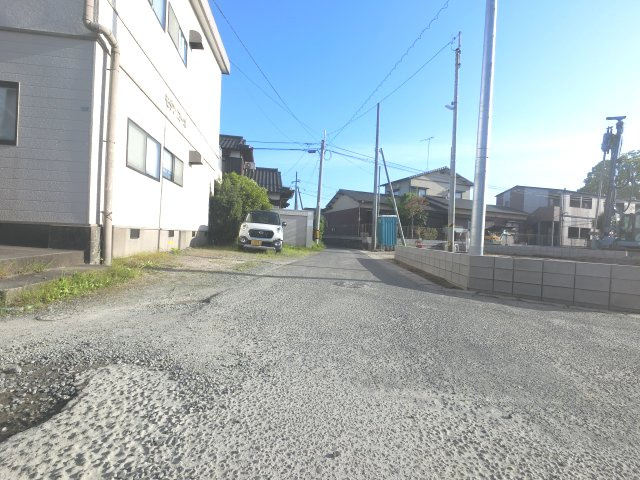 佐賀市高木瀬東　第17の前面道路含む現地写真