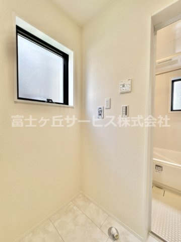 【ランドリースペース】 | 豊橋市高師町 59-2期 新築一戸建て 2号棟 | 洗濯機置き場です