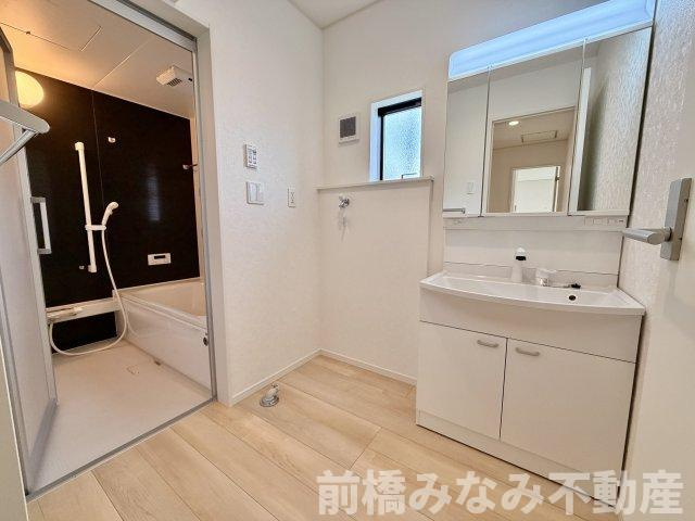 【新築平屋】高崎市金古町第16　４号棟(全４棟)　クレイドルガーデン　新築建売分譲の独立洗面台|独立洗面台で身支度をすべて済ませてしまいましょう