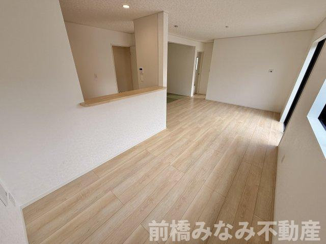 【新築平屋】高崎市金古町第16　４号棟(全４棟)　クレイドルガーデン　新築建売分譲の居間・リビング|おしゃれな居間です