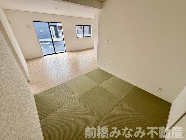 【新築平屋】高崎市金古町第16　４号棟(全４棟)　クレイドルガーデン　新築建売分譲の和室|明るい和室です