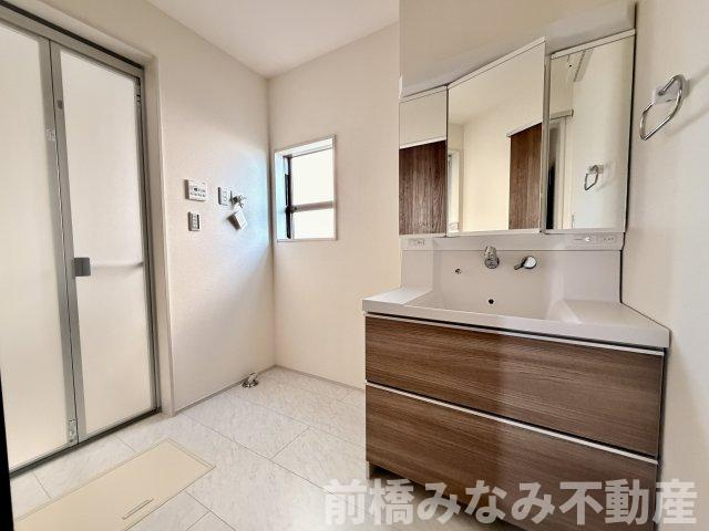 【新築】前橋市富士見町時沢第4　２号棟(全４棟)　クリエートの家　新築建売分譲の独立洗面台|独立洗面台で身支度をすべて済ませてしまいましょう