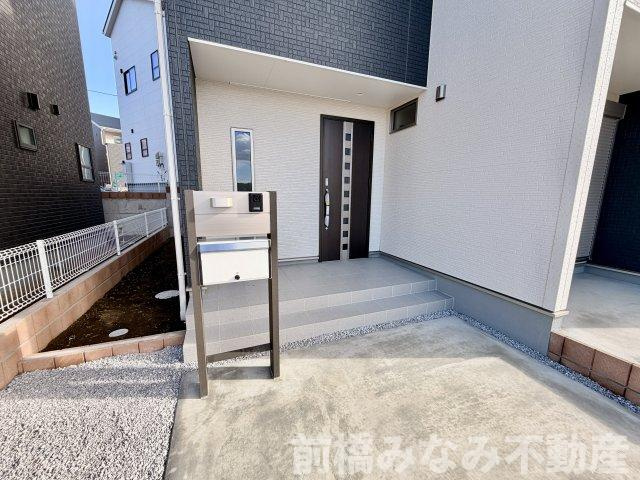 【新築】前橋市富士見町時沢第4　２号棟(全４棟)　クリエートの家　新築建売分譲の玄関|収納もある玄関です