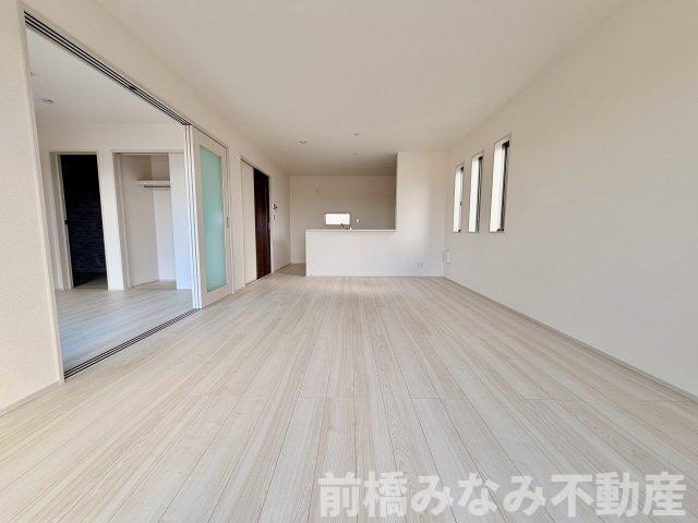 【新築】前橋市富士見町時沢第4　２号棟(全４棟)　クリエートの家　新築建売分譲の居間・リビング|ゆったりとした居間です