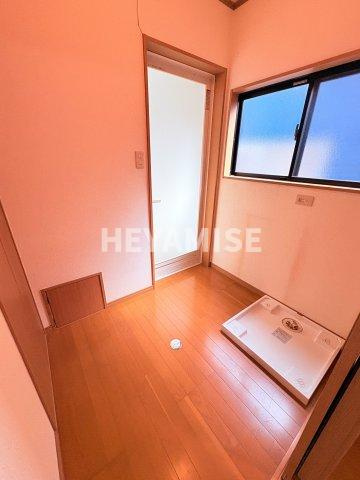 昭和3丁目戸建の脱衣所