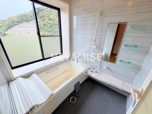 昭和3丁目戸建の浴室