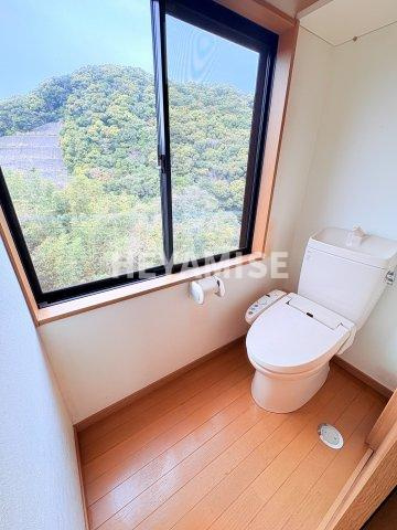 昭和3丁目戸建のトイレ