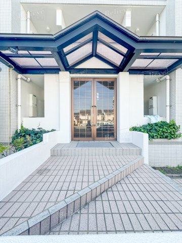 マンションアザレア A棟のエントランス|清潔なエントランス♪