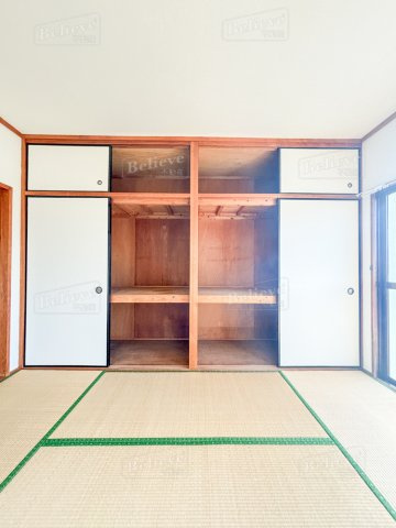 マンションアザレア A棟の収納|押し入れもあります★