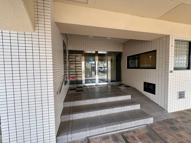 グレイセスあいのエントランス