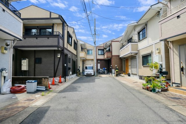 上鳥羽西浦町の前面道路含む現地写真