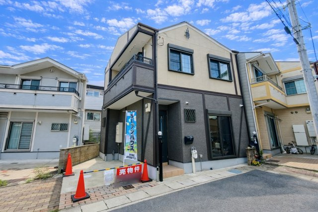 上鳥羽西浦町の外観