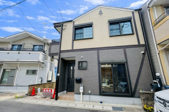 上鳥羽西浦町の外観