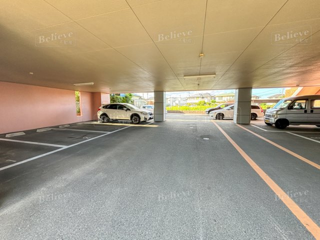グレースメゾンの駐車場|駐車スペースもあります☆
