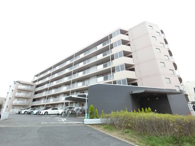 レジデンス穴川の外観