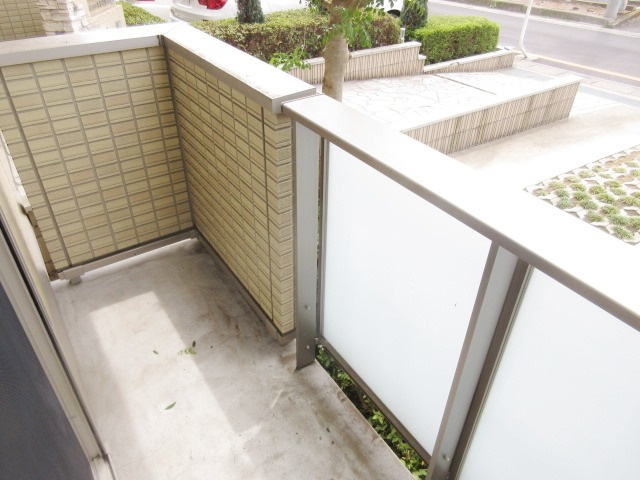 D-ROOM与野公園Ａ棟のバルコニー