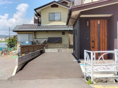 【駐車場】 | 下諏訪町西四王 中古住宅⑥ | 駐車スペース