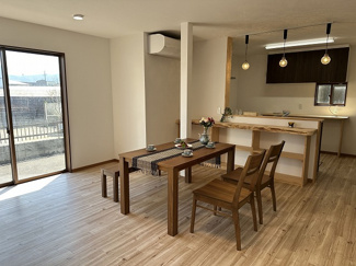 【居間・リビング】 | 下諏訪町西四王 中古住宅⑥ | LDK