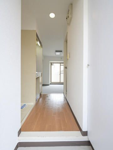 日野市旭が丘２丁目の賃貸マンションの玄関