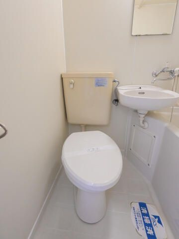 日野市旭が丘２丁目の賃貸マンションのトイレ
