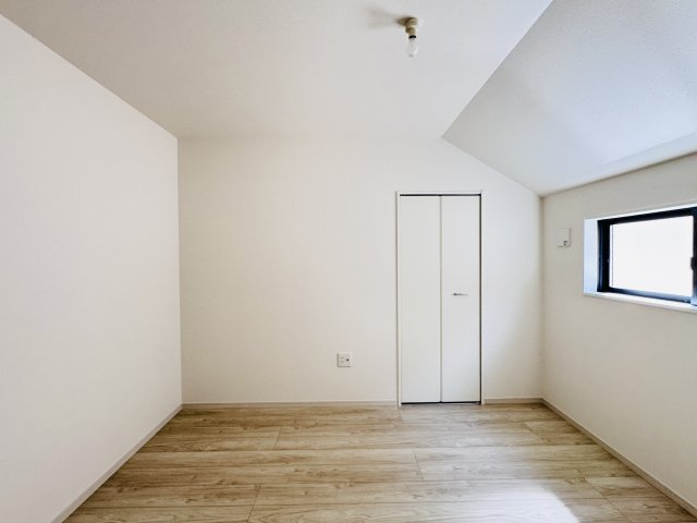 松戸市二ツ木新築戸建【幸谷小学校：4分】の洋室|5.2帖納戸