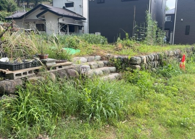 【外観】 | 土地の面積＝住宅面積ではありません。建ぺい率の問題などで、土地のある場所によって住宅を建てられる面積は限られています。高さもしかり、「土地」という言葉の中には、建築条件も含まれると考えておきましょう。