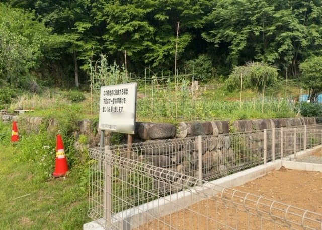 【外観】 | 現地に行くなら、物件の周囲の地形がどうなっているかを見ることも大切です。周辺より低くなっている土地では、大雨などで水が集まりやすいため、地盤が弱くなっているということも考えられるため、注意が必要です。