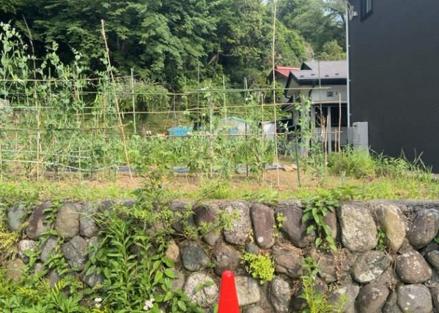 【外観】 | 土地購入を検討されている場合、境界杭がない状態で購入してしまうと境界確定測量をする必要があり、費用がかかります。購入の前に、売主、隣土地所有者立ち合いのもと境界を確定し境界杭を設置するのがベストです。