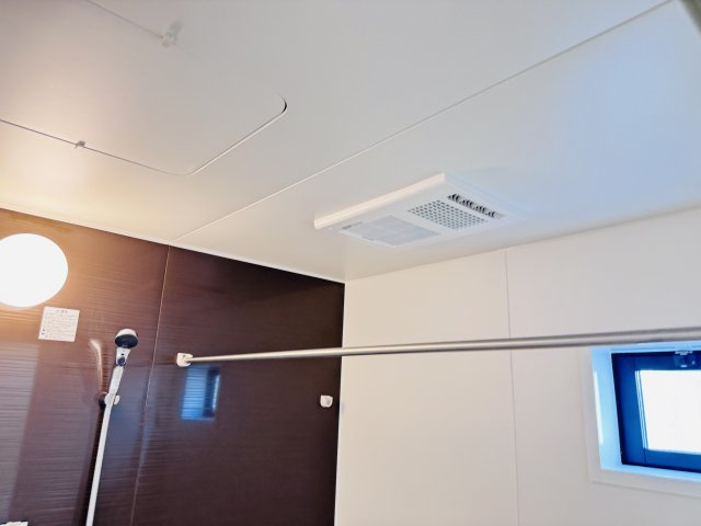 松戸市二ツ木新築戸建【幸谷小学校：4分】の冷暖房・空調設備|雨の日も安心の浴室乾燥機つき