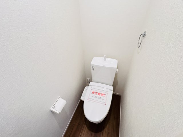 松戸市二ツ木新築戸建【幸谷小学校：4分】のトイレ|温水洗浄暖房便座つきトイレ