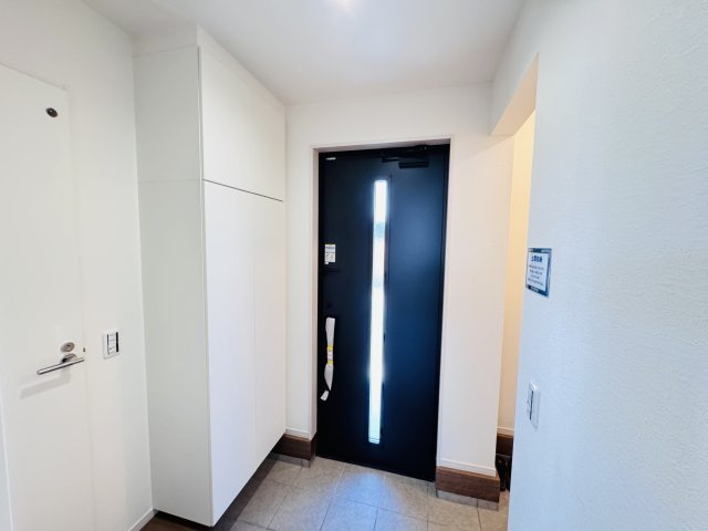 松戸市二ツ木新築戸建【幸谷小学校：4分】の玄関|玄関ホール・シューズボックス