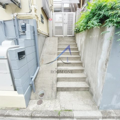 さつきのエントランス|エントランスです。